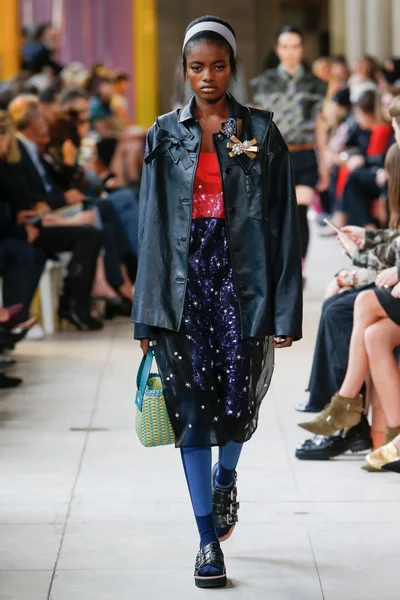 Look 24